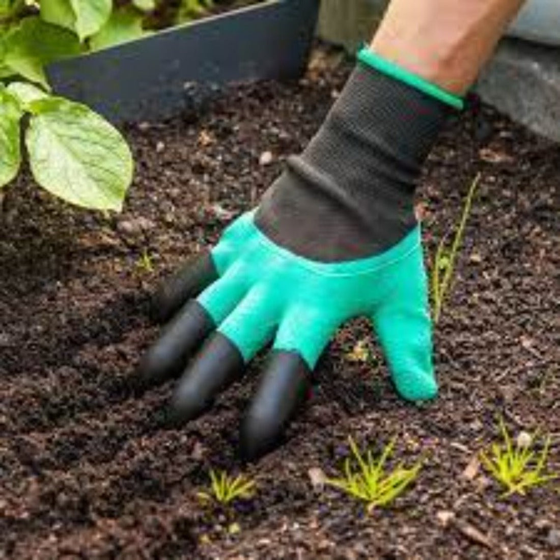 Waterproof  Garden Gloves With Claws For Digging and Planting - 1 Pair